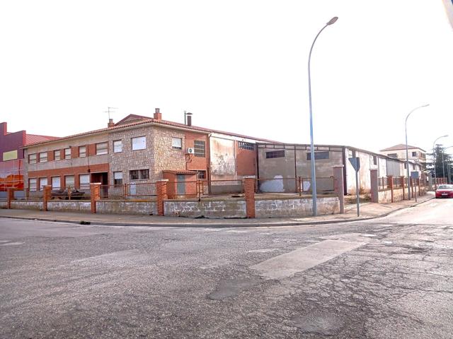 Almacén En venta en Teruel photo 0