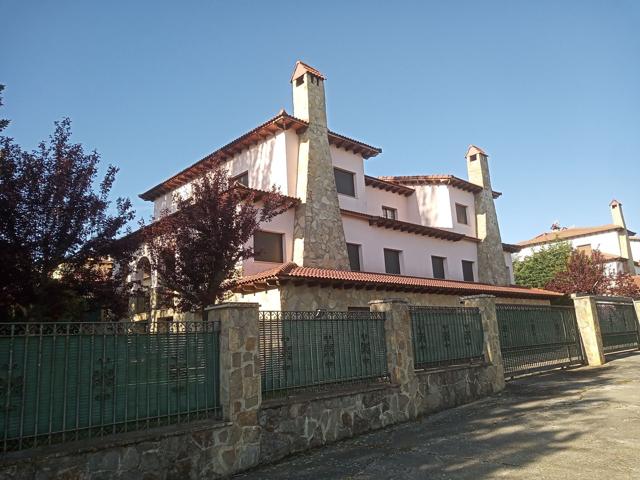 Villa En venta en Orihuela del Tremedal photo 0