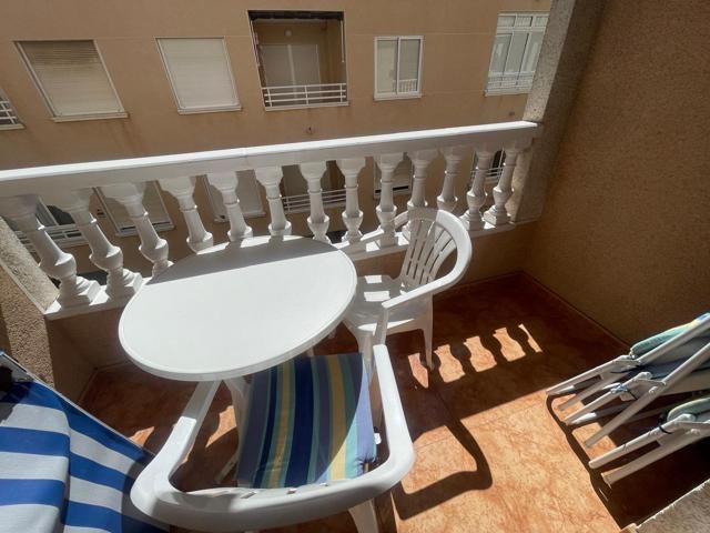 Apartamento con garaje y piscina en el centro de Torrevieja photo 0