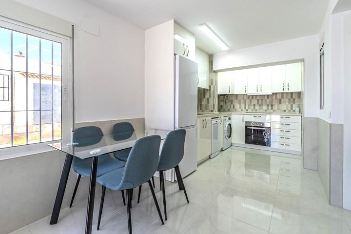 Chalet Adosado Reformado y Amueblado en Torretas, Torrevieja – a 3 km de la Playa photo 0