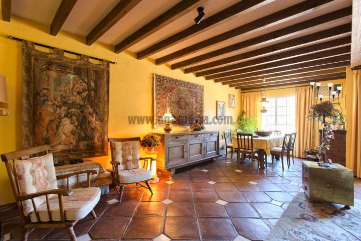 Unifamiliar Pareada En venta en Benahavís Pueblo, Benahavís photo 0
