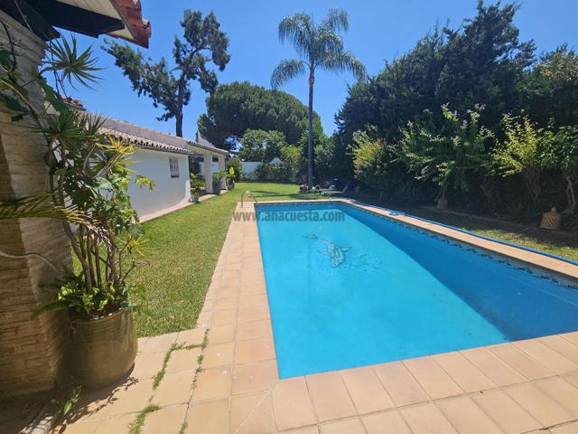 Unifamiliar En venta en Atalaya Baja, Estepona photo 0