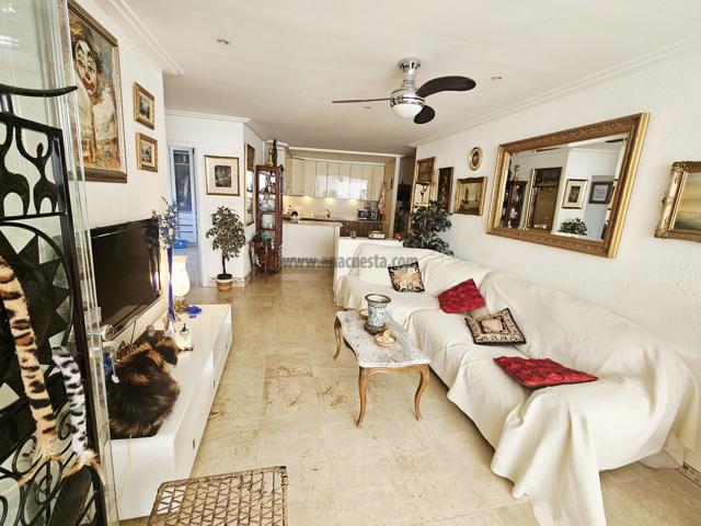 Piso En venta en Puerto De Estepona, Estepona photo 0