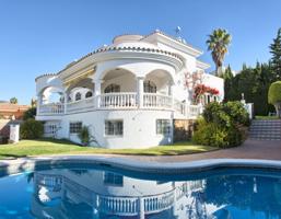 Villa de lujo en Torrequebrada, Benalmadena Costa en venta. 4 dormitorios, 3 baños. photo 0