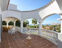 Villa de lujo en Torrequebrada, Benalmadena Costa en venta. 4 dormitorios, 3 baños. photo 0