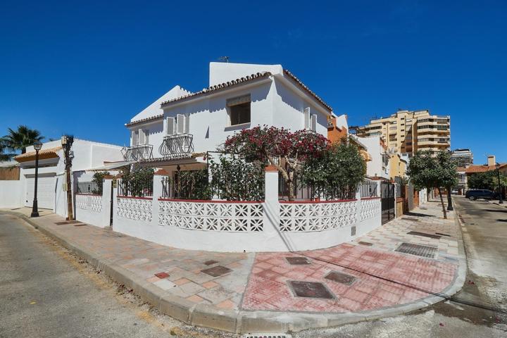 Adosado con aparcamiento en el centro de Fuengirola a 5 min. de la Playa photo 0