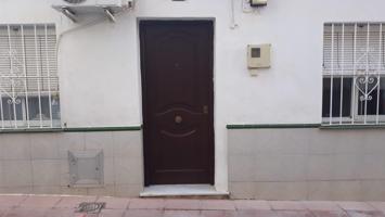 ¡Oportunidad única en el corazón de Fuengirola: ¡Reforma o Construye tu Hogar Ideal! photo 0