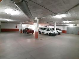 ¡Oportunidad Única! Garaje Cerrado en el Centro de Fuengirola photo 0
