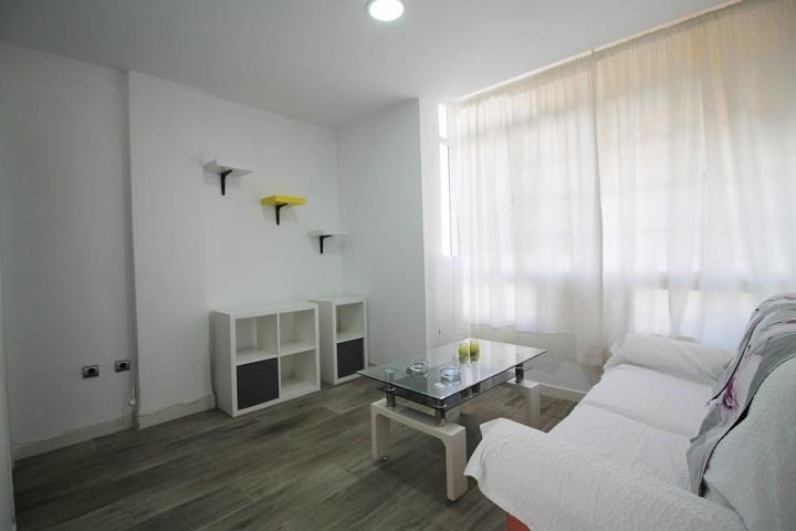 Apartamento Reformado en el Centro de Torremolinos: Ideal para Vivir o Invertir photo 0