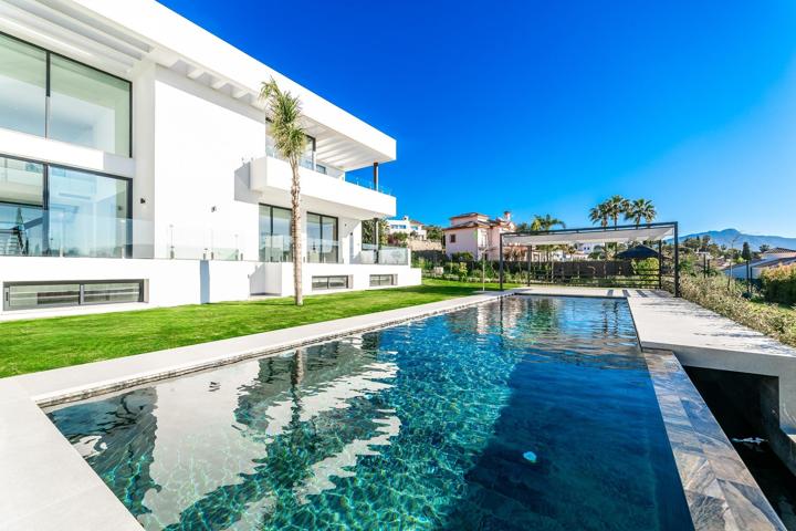 Villa de Lujo en Paraíso Alto, Benahavis photo 0