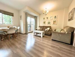 Exclusiva Vivienda de 4 Plantas en Los Boliches photo 0