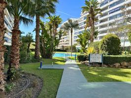 ¡Oportunidad única en Marbella! Piso en una urbanización con piscina, jardines photo 0