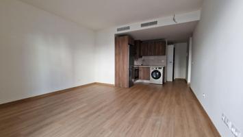 Piso en Venta en el Centro de Fuengirola – Ubicación Céntrica a Pocos Minutos de la Playa photo 0