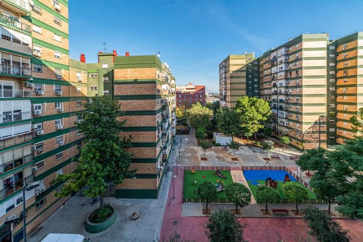 Piso con terraza para reformar photo 0