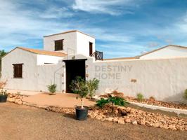 Villa En venta en Tuineje photo 0