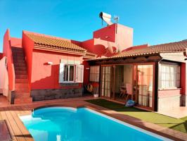 Villa En venta en La Oliva photo 0