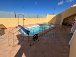 Villa En venta en La Oliva photo 0