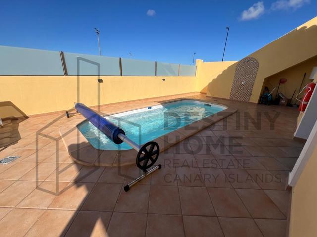 Villa En venta en La Oliva photo 0