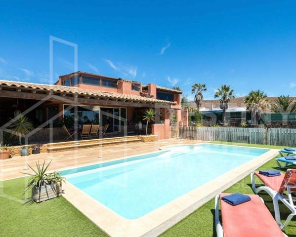 Villa En venta en La Oliva photo 0