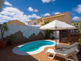 Villa En venta en La Oliva photo 0