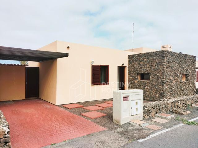 Villa En venta en La Oliva photo 0