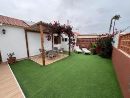 Villa En venta en La Oliva photo 0