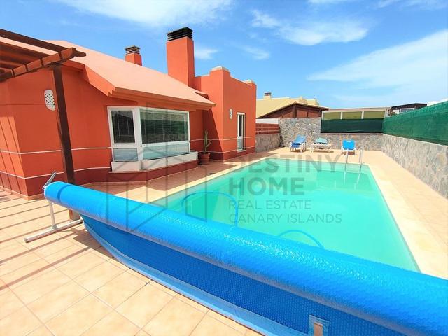 Villa En venta en La Oliva photo 0