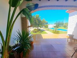 TU CHALET DE ENSUEÑO EN CHICLANA photo 0