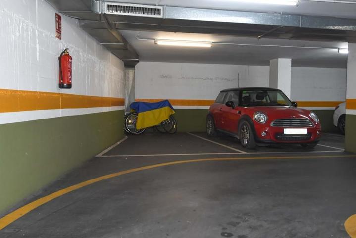 Parking En venta en Girona photo 0