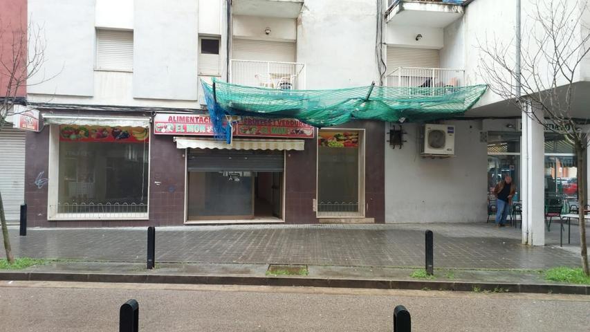 Local En venta en Salt photo 0