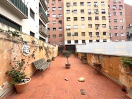 Piso En venta en Sant Pere, Santa Caterina i la Ribera photo 0