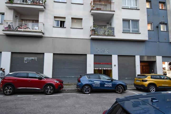 Local En venta en Girona photo 0
