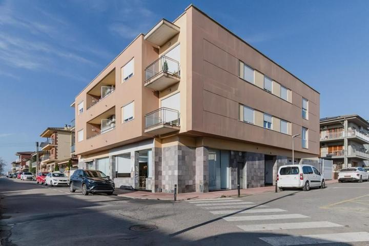 Piso En venta en Riudellots de la Selva photo 0