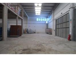 Nave industrial en venta en Arre photo 0