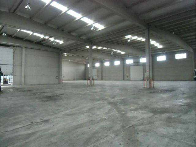 Nave industrial en venta en Arre photo 0