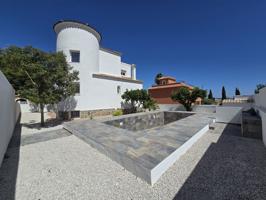 Villa En venta en Jacarilla photo 0