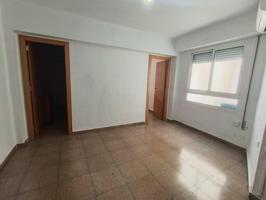 Se alquila piso en Burjassot photo 0
