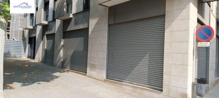 Oficina En venta en Centre, Mataró photo 0