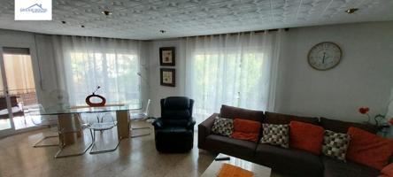 Amplio Piso de 4 Habitaciones en Rocafonda, Mataró – Oportunidad Única photo 0