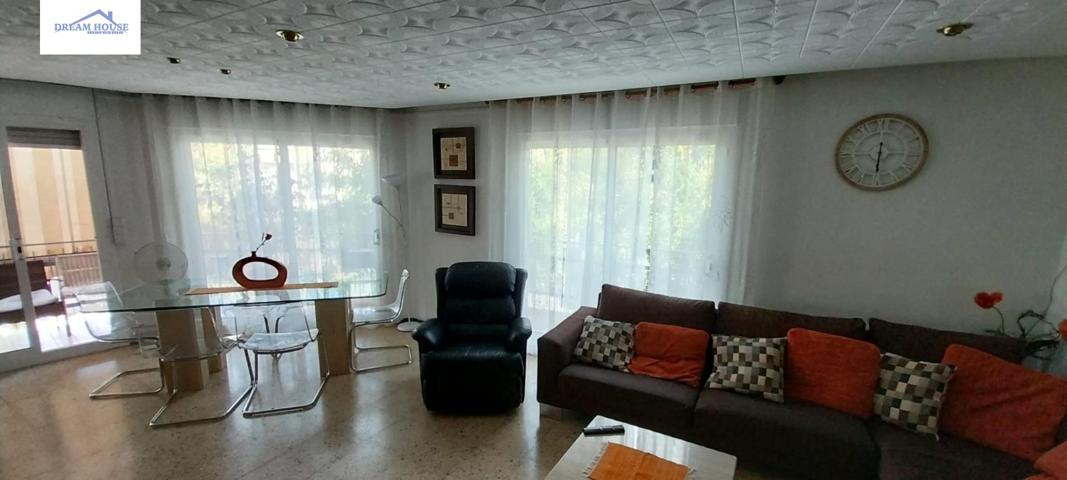 Amplio Piso de 4 Habitaciones en Rocafonda, Mataró – Oportunidad Única photo 0
