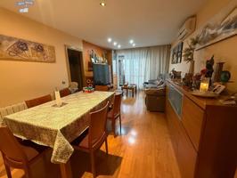 PISO DE 4 HABITACIONES 2 BAÑOS Y PARKING EN SANTA COLOMA DE GRAMANET - ZONA FONDO photo 0