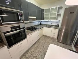 EXCLUSIVO PISO EN EL CORAZÓN DE SABADELL – CENTRE ¡Amplio, luminoso y listo para entrar a vivir! photo 0