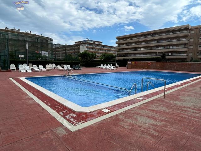 EXCLUSIVA PROPIEDAD EN BLANES - ZONA ELS PINS (2 hab, Zona comunitaria Piscina, otros) photo 0