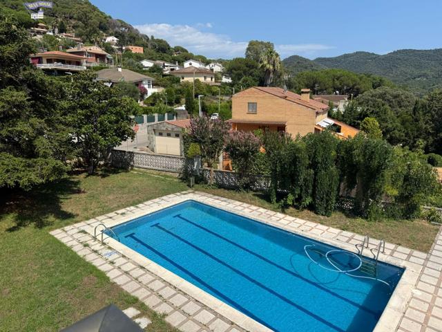 EXCEPCIONAL CASA EN VILANOVA DEL VALLÈS CON PISCINA Y CANCHA DE TENIS photo 0