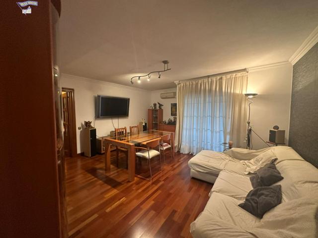 AMPLIO Y LUMINOSO PISO EN EL CORAZÓN DE RIPOLLET - IDEAL PARA ENTRAR A VIVIR DE 4 HABITACIONES CON TERRAZA photo 0
