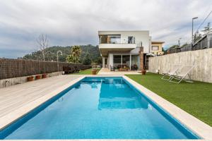 REF. M1143. Espectacular casa en venta en Calle Marc Comerma photo 0