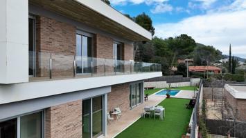 Espectacular casa en venta en Calle Marc Comerma photo 0