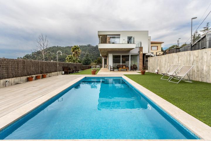 REF. M1143. Espectacular casa en venta en Calle Marc Comerma photo 0