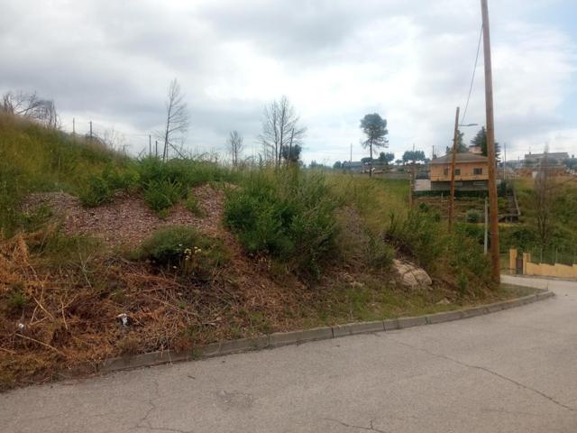 TERRENO SEMILLANO ESQUINERO EN CALLE SENGLAR 88 EN URBANIZACIÓN RIVER PARC DE PONT DE VILUMARA photo 0