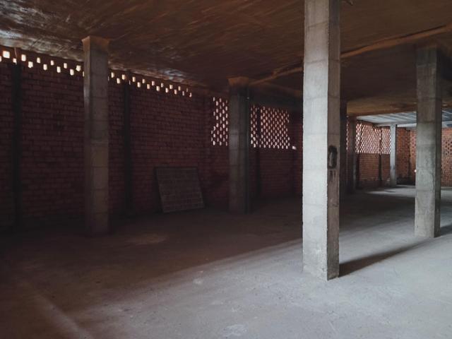 Amplio Local Comercial en O Barco de Valdeorras, Ideal para Acondicionar photo 0